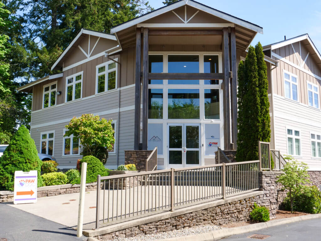 Front of Building of PawDoc Urgent Care Pet Clinic in Port Orchard